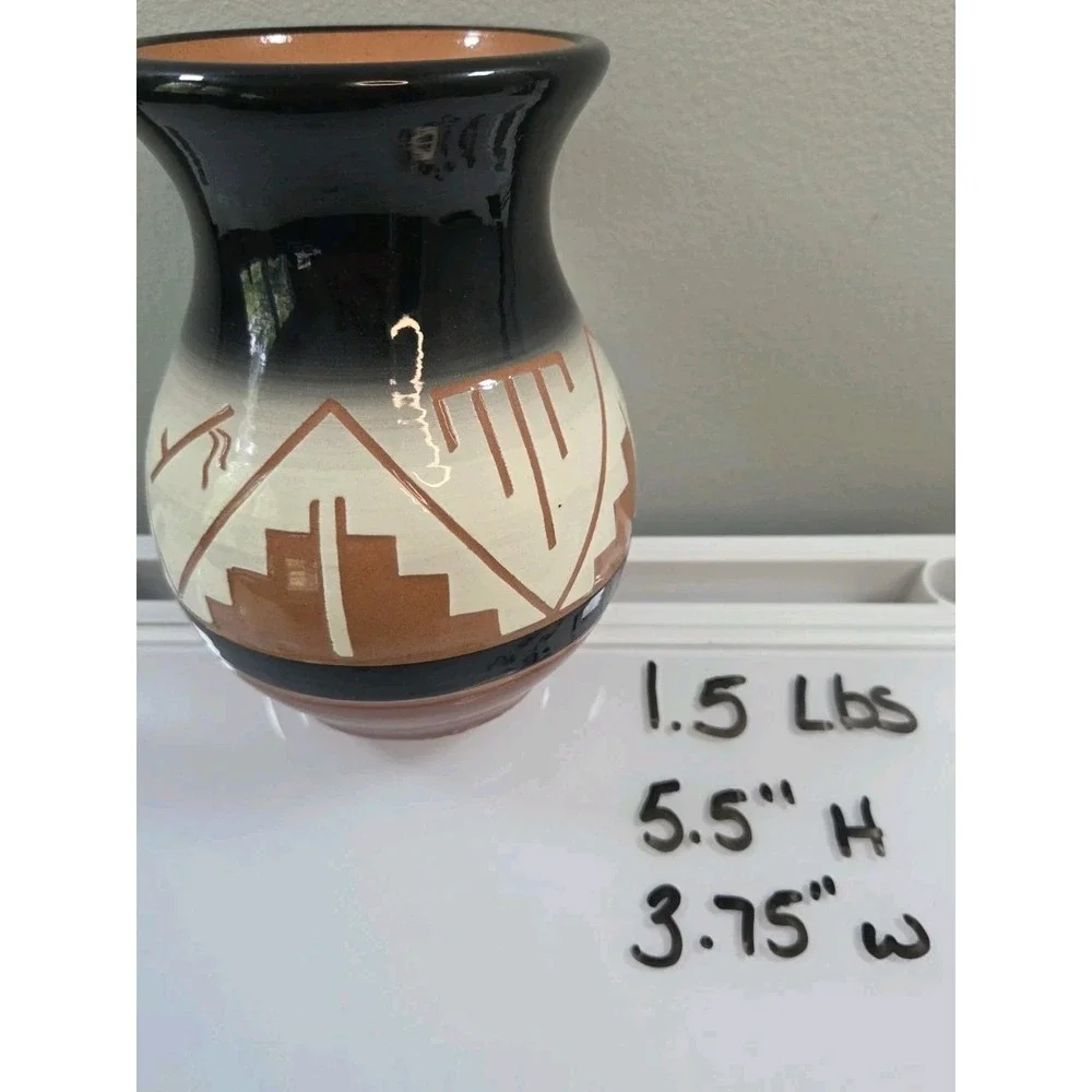 Small‎ Glazed Native American Pottery Geometric Design Signed